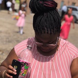 Meet your Posher, Perisha